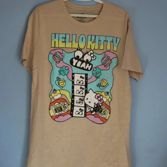 Hello Kitty T-Shirt Men's Size Medium Sanrio NWT - Picture 2 of 9